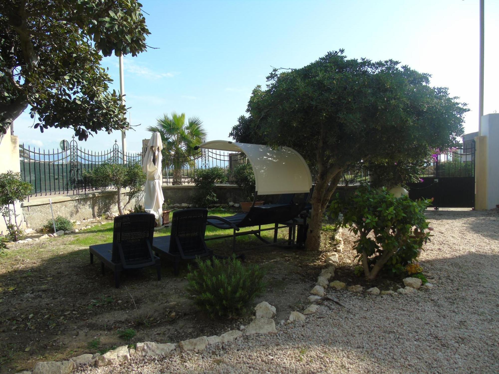 Villino Vanzetti 1930 Bed & Breakfast Cagliari Exterior photo